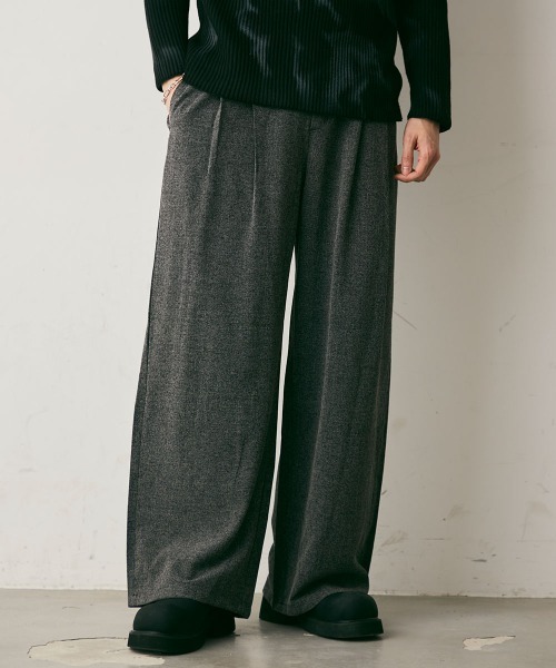Shoowtime（ショウタイム）の「Tuck Drape Wide Slacks / タック ドレープワイドスラックス（スラックス・メンズ・アイボリー/チャコールグレー・X-LARGE/LARGE/MEDIUM）」の3枚目の写真