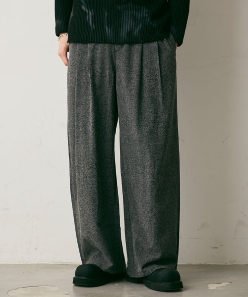 Shoowtime（ショウタイム）の「Tuck Drape Wide Slacks / タック ドレープワイドスラックス（スラックス・メンズ・アイボリー/チャコールグレー・X-LARGE/LARGE/MEDIUM）」の4枚目の写真