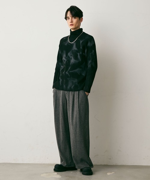 Shoowtime（ショウタイム）の「Tuck Drape Wide Slacks / タック ドレープワイドスラックス（スラックス・メンズ・アイボリー/チャコールグレー・X-LARGE/LARGE/MEDIUM）」の11枚目の写真