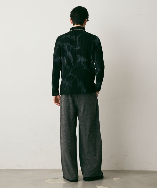 Shoowtime（ショウタイム）の「Tuck Drape Wide Slacks / タック ドレープワイドスラックス（スラックス・メンズ・アイボリー/チャコールグレー・X-LARGE/LARGE/MEDIUM）」の14枚目の写真