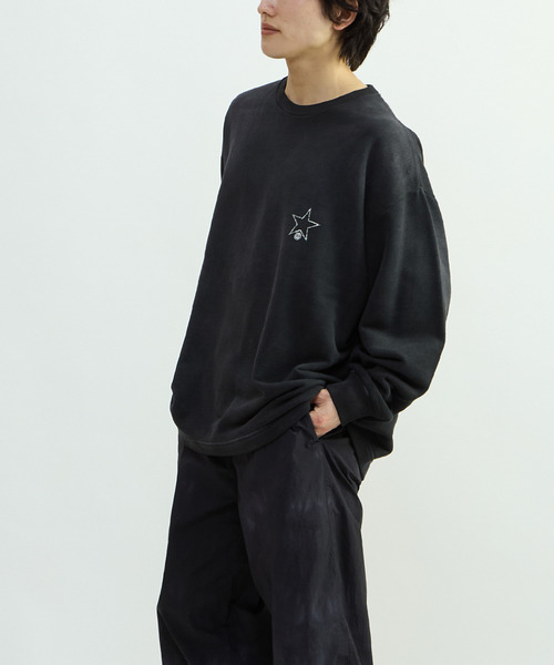 CONVERSE TOKYO（コンバーストウキョウ）の「PIGMENT DYED BACK PRINT SWEAT（スウェット・レディース・サックスブルー/ブラック/ホワイト・MEDIUM/SMALL）」の9枚目の写真