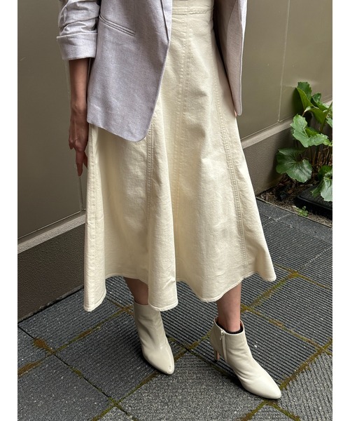 BANANA REPUBLIC FACTORY STORE(バナナリパブリック ファクトリーストア)の「BANANA REPUBLIC FACTORY STORE デニム フレア ミディスカート(デニムスカート・レディース・アイボリー/インディゴブルー・8/6/4/2/0)」の8枚目の写真