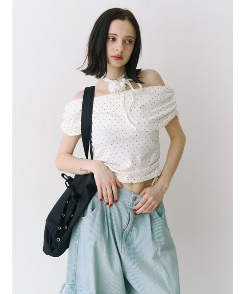 jouetie(ジュエティ)の「パターンオフショルトップス(Tシャツ/カットソー・レディース・オフホワイト/ブラック/ピンク・MEDIUM)」の2枚目の写真