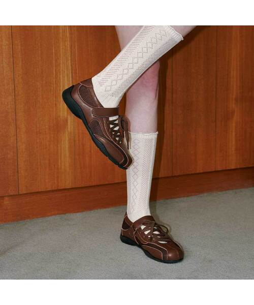 FORRR(フォルンルン)の「Mesh Lace Strap Sneakers - 4Color(スニーカー・レディース・ブラック/アイボリー/ブラウン/シルバー・23cm/24cm/25cm)」の4枚目の写真