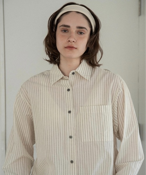 lawgy(ラウジー)の「thin stripe soft shirt / スィンストライプソフトシャツ(シャツ/ブラウス・レディース・ブラック/ホワイト・FREE)」の2枚目の写真