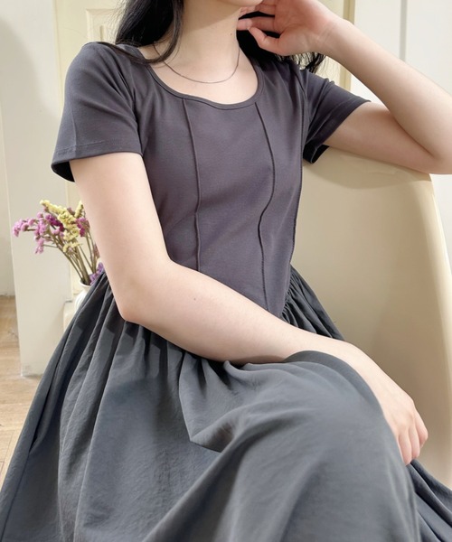 Ada.(エイダ)の「パネル切り替え ウェストV切り替え半袖フレアワンピース(ワンピース・レディース・グレー/ブラック/ベージュ・FREE)」の14枚目の写真