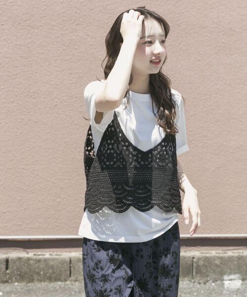 ITEMS URBANRESEARCH(アイテムズ アーバンリサーチ)の「ニットビスチェTシャツセット(Tシャツ/カットソー・レディース・ブラック/ライトベージュ/グレー・FREE)」の1枚目の写真