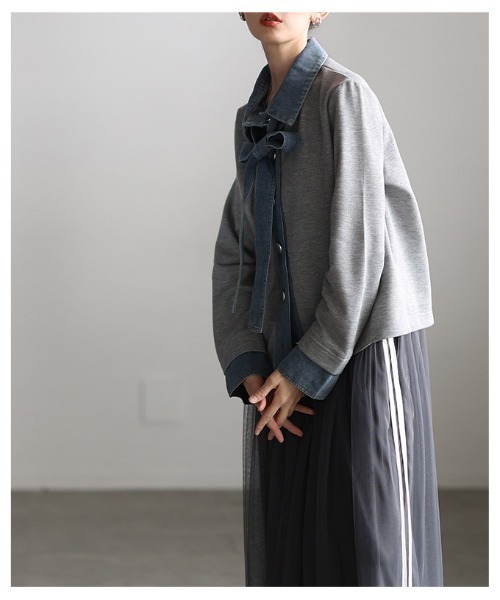 Sawa a la mode（サワアラモード）の「リボンタイ付き異素材スウェットトップス（シャツ/ブラウス・レディース・グレー/レッド/ネイビー・FREE）」の10枚目の写真