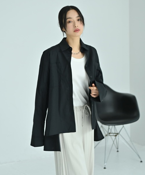 STYLE DELI(スタイルデリ)の「【BLK001】前後差ヘムラインビッグシャツ(シャツ/ブラウス・レディース・ホワイト/ブラック・FREE)」の2枚目の写真