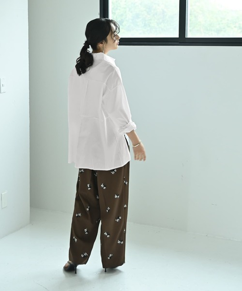 STYLE DELI(スタイルデリ)の「【BLK001】前後差ヘムラインビッグシャツ(シャツ/ブラウス・レディース・ホワイト/ブラック・FREE)」の4枚目の写真