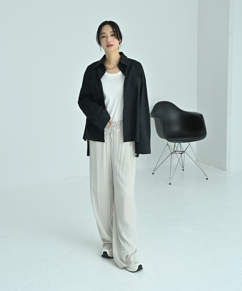 STYLE DELI(スタイルデリ)の「【BLK001】前後差ヘムラインビッグシャツ(シャツ/ブラウス・レディース・ホワイト/ブラック・FREE)」の12枚目の写真