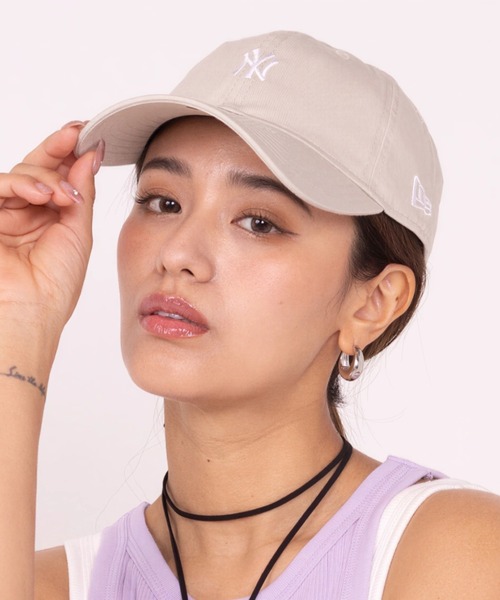 NEW ERA(ニューエラ)の「【NEW ERA/ニューエラ】9TWENTY MLB NY YANKEES MINI LOGO CAP ニューヨークヤンキース キャップ 帽子 ユニセックス(キャップ・レディース・ネイビー/チャコールグレー/ブラック/ライトベージュ・FREE)」の3枚目の写真