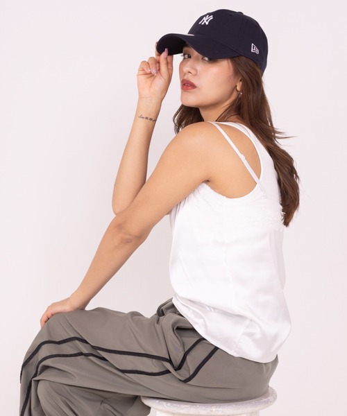 NEW ERA(ニューエラ)の「【NEW ERA/ニューエラ】9TWENTY MLB NY YANKEES MINI LOGO CAP ニューヨークヤンキース キャップ 帽子 ユニセックス(キャップ・レディース・ネイビー/チャコールグレー/ブラック/ライトベージュ・FREE)」の18枚目の写真