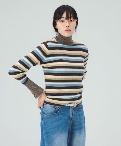 BEAMS HEART(ビームスハート)の「マルチ ボーダー タートルネック ニット(ニット/セーター・レディース・ダークブラウン/ブラック/ホワイト系その他5・FREE)」の7枚目の写真