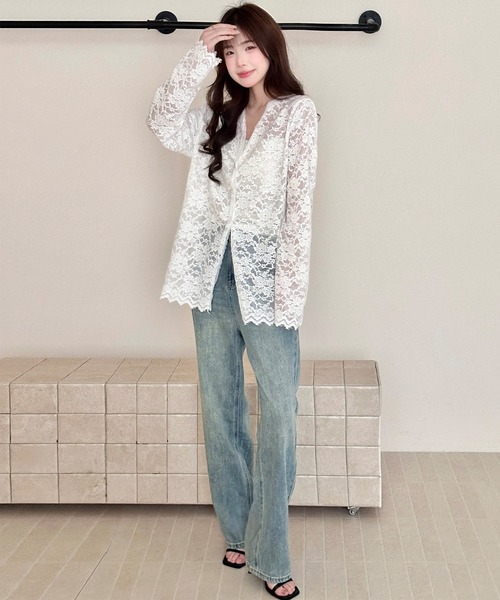 DAY CLOSET(デイ クローゼット)の「【透け感×花柄×レース 】長袖 開襟 Vネック スカラップ風トップス レディース(シャツ/ブラウス・レディース・ホワイト・M)」の9枚目の写真