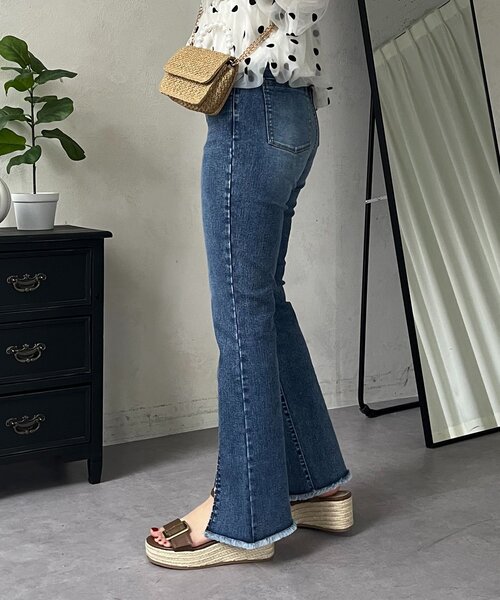 prose verse(プロズヴェール)の「フロントスリットストレッチデニムパンツ(デニムパンツ・レディース・ブルー・PL/PM/LARGE/MEDIUM/TL)」の19枚目の写真