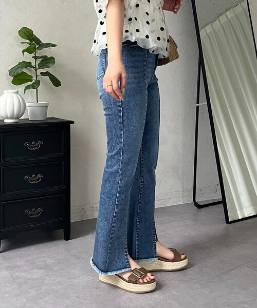 prose verse(プロズヴェール)の「フロントスリットストレッチデニムパンツ(デニムパンツ・レディース・ブルー・PL/PM/LARGE/MEDIUM/TL)」の21枚目の写真