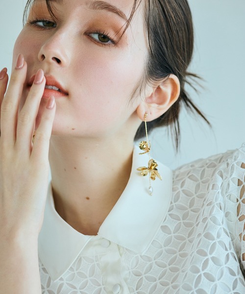 Audie a Muses(オーディアミューズ)の「【人気のため追加】ラグジュアリーレースワンピース(ワンピース・レディース・オフホワイト/ブラック・38/40/42)」の17枚目の写真