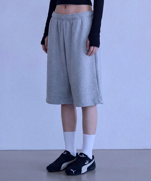 NOTUSUAL(ノットユージュアル)の「ユーズアルバミューダスウェットパンツ2カラー(その他パンツ・レディース・ブラック/ライトグレー・SMALL/MEDIUM/LARGE/X-LARGE)」の3枚目の写真