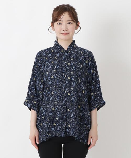 one'sterrace(ワンズテラス)の「ドビーストライプ 花柄ドルマンブラウス(シャツ/ブラウス・レディース・ネイビー系5/アイボリー系8/ライトグレー系8・02)」の10枚目の写真