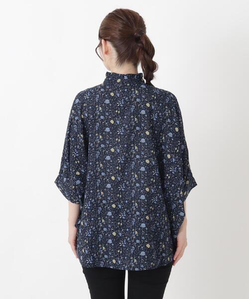 one'sterrace(ワンズテラス)の「ドビーストライプ 花柄ドルマンブラウス(シャツ/ブラウス・レディース・ネイビー系5/アイボリー系8/ライトグレー系8・02)」の12枚目の写真