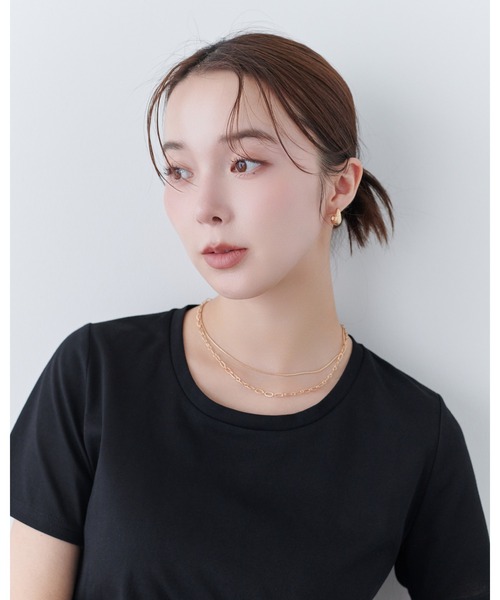 Olume (オリュム)の「ロゴエンブロイダリーTシャツ(Tシャツ/カットソー・レディース・ホワイト/ブラック・FREE)」の5枚目の写真