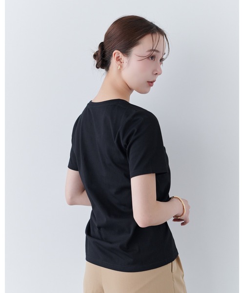 Olume (オリュム)の「ロゴエンブロイダリーTシャツ(Tシャツ/カットソー・レディース・ホワイト/ブラック・FREE)」の13枚目の写真
