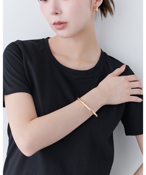 Olume (オリュム)の「ロゴエンブロイダリーTシャツ(Tシャツ/カットソー・レディース・ホワイト/ブラック・FREE)」の8枚目の写真