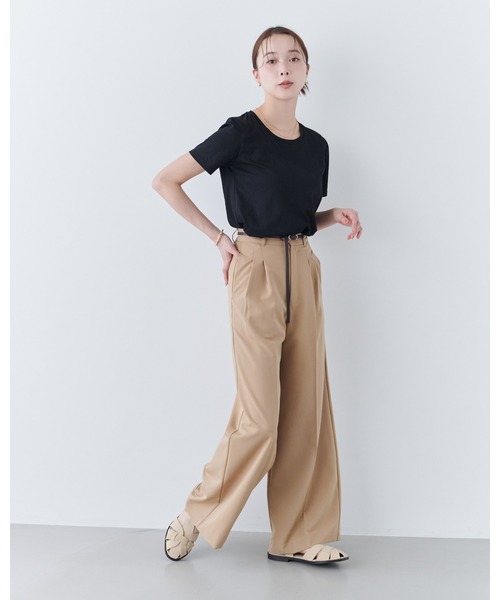 Olume (オリュム)の「ロゴエンブロイダリーTシャツ(Tシャツ/カットソー・レディース・ホワイト/ブラック・FREE)」の21枚目の写真