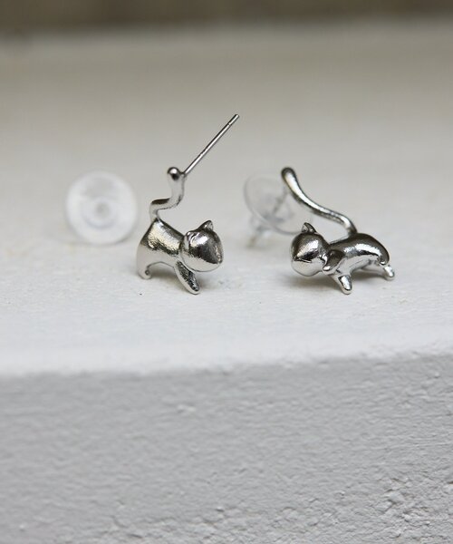 ear PAPILLONNER(イアパピヨネ)の「《WEB限定》おしゃまなミネットピアス(ピアス(両耳用)・レディース・ゴールド系その他2/シルバー系その他/ゴールド系その他/シルバー系その他2・FREE)」の1枚目の写真