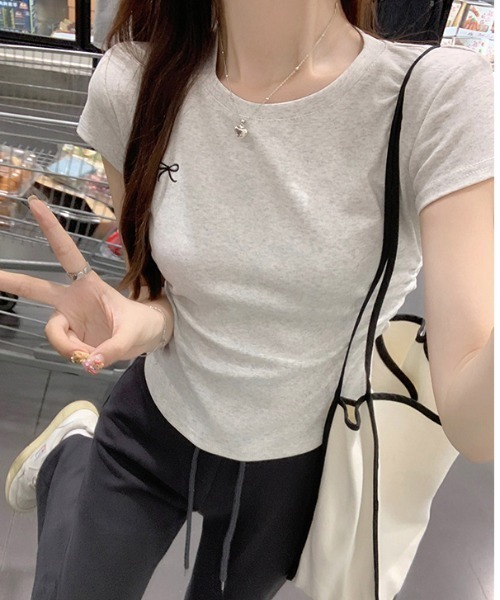 semuse（セミューズ）の「ワンポイントリボン刺繍Tシャツ（Tシャツ/カットソー・レディース・ライトグレー/ライトイエロー/ホワイト・FREE）」の7枚目の写真