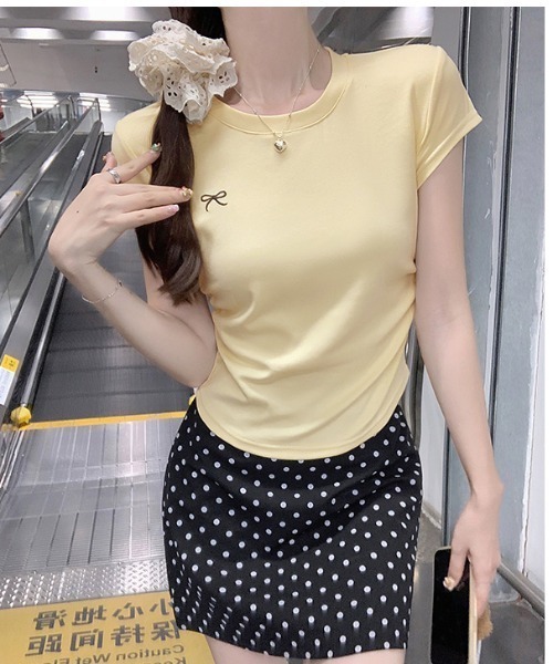 semuse（セミューズ）の「ワンポイントリボン刺繍Tシャツ（Tシャツ/カットソー・レディース・ライトグレー/ライトイエロー/ホワイト・FREE）」の4枚目の写真