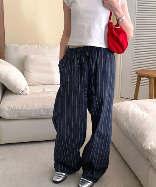 2ly2(トゥーリートゥー)の「ストライプ柄 イージーワイドパンツ レディース リラックスパンツ(その他パンツ・レディース・ネイビー・FREE)」の3枚目の写真