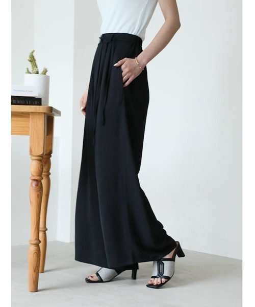 fifth(フィフス)の「【kokoセレクト】ドロスト付きフェイクボタンリラックスパンツ(その他パンツ・レディース・グレー/ブラック/ブラウン・M/XS)」の5枚目の写真