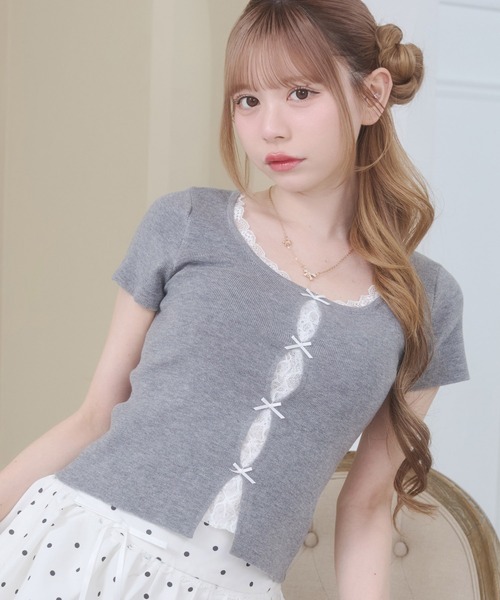 Rmine(アールマイン)の「フロントレース リボン リブ トップス(半袖)(Tシャツ/カットソー・レディース・ブルー/グレー/ピンク・FREE)」の2枚目の写真
