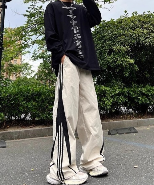 WYZ wear(ダブリューワイジィーウェア)の「サイドライントラックワイドパンツ/ユニセックス(その他パンツ・メンズ・アイボリー/ブラック・XL/M/L)」の7枚目の写真