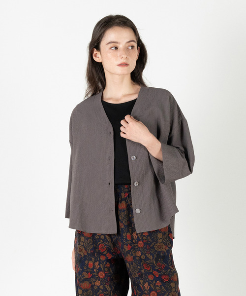 MELROSE claire(メルローズ クレール)の「【Vネックカットカーディガン】(カーディガン/ボレロ・レディース・ブラック/ブラウン/イエロー・FREE)」の3枚目の写真