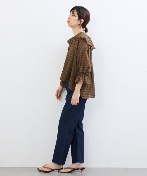 IENA（イエナ）の「BLACK クロップドデニムパンツ（デニムパンツ・レディース・アイボリー/ブルー系その他・34/38/36）」の3枚目の写真