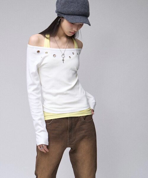 WHO'S WHO gallery(フーズフーギャラリー)の「【WEB限定/26AW新色あり】アイレットオフショルトップス(Tシャツ/カットソー・レディース・ブラック/サックスブルー/オフホワイト/パープル/チャコールグレー・FREE)」の8枚目の写真