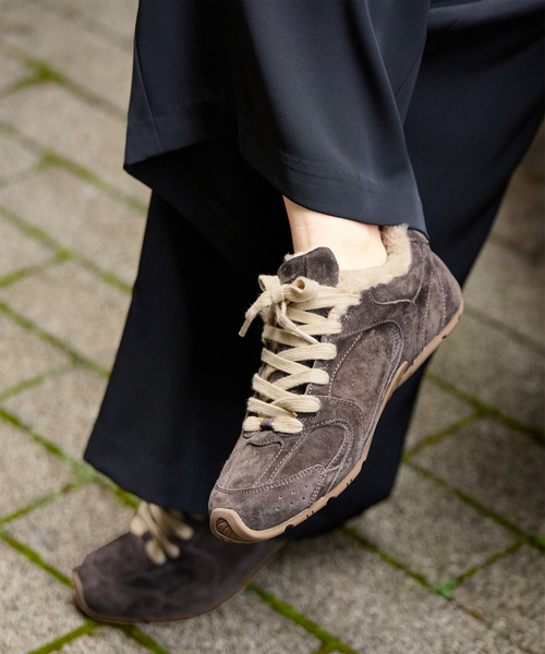 MOHI(モヒ)の「MOHI / モヒ スウェードスニーカー(スニーカー・レディース・ベージュ/ブラウン・X-SMALL/LARGE/MEDIUM/SMALL)」の1枚目の写真