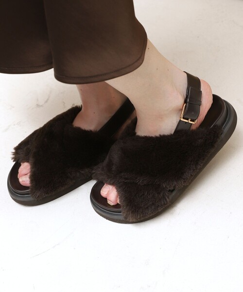 Firsthand(ファーストハンド)の「ATELIER BRUGGE/アトリエブルージュ ファークロスサンダル (22.5cm~24.5cm)【限定展開】(サンダル・レディース・ベージュ/ブラック/ブラウン・SMALL/LARGE/MEDIUM)」の15枚目の写真