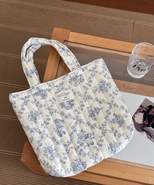 TONE SELECT GOODS(トーンセレクトグッズ)の「Liaa/レトロ フラワー キルティング トートバッグ A18831(トートバッグ・レディース・その他4/その他5/その他3/その他2/その他1・FREE)」の3枚目の写真