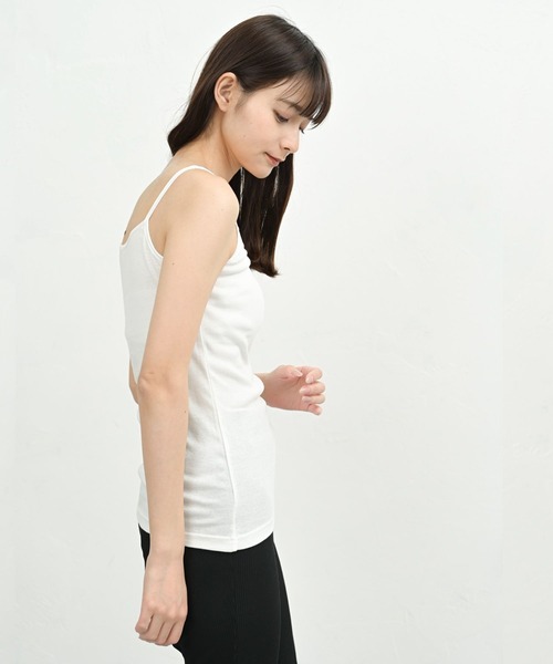 FashionBerry(ファッションベリー)の「綿100% タンクトップ キャミソール|インナー|ノースリーブ|レイヤード|ベーシック|オールシーズン(タンクトップ・レディース・ブラック系その他2/ホワイト系その他2/グレー系その他2/ホワイト系その他/ブラック系その他/グレー系その他・M/L/LL)」の11枚目の写真