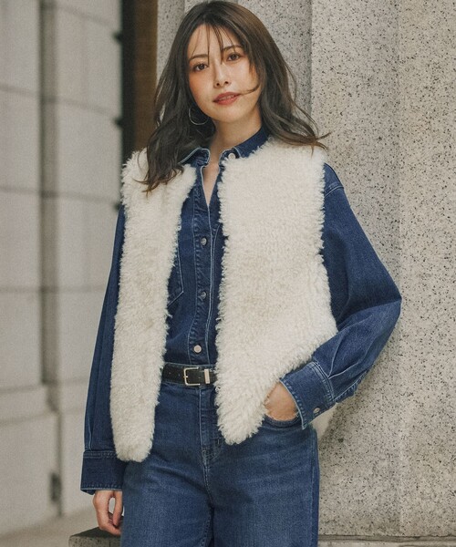 23区 L(ニジュウサンクオオキイサイズ)の「ECOPELウェイビー エコファー ジレ(その他アウター・レディース・ベージュ系/グレー系/アイボリー系・44/46)」の1枚目の写真