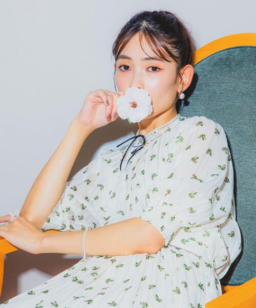 ITS'DEMO(イッツデモ)の「<Philly chocolateコラボ>花柄ブラウス(シャツ/ブラウス・レディース・アイボリー/グリーン系・00)」の3枚目の写真