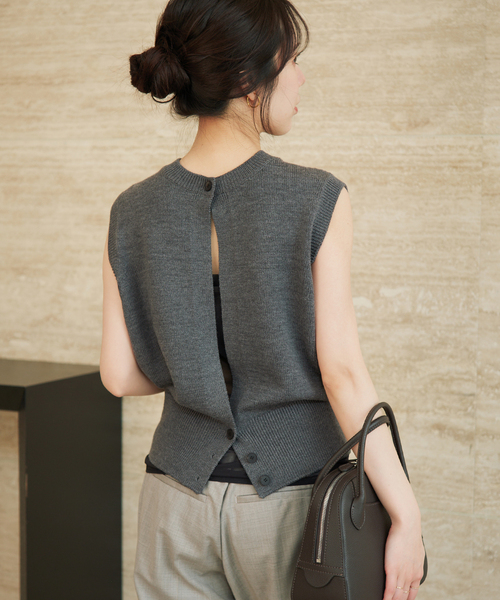 plage(プラージュ)の「2Way Knit ベスト(ベスト・レディース・チャコールグレー/ベージュ・FREE)」の1枚目の写真