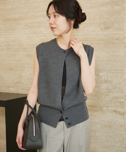 plage(プラージュ)の「2Way Knit ベスト(ベスト・レディース・チャコールグレー/ベージュ・FREE)」の9枚目の写真