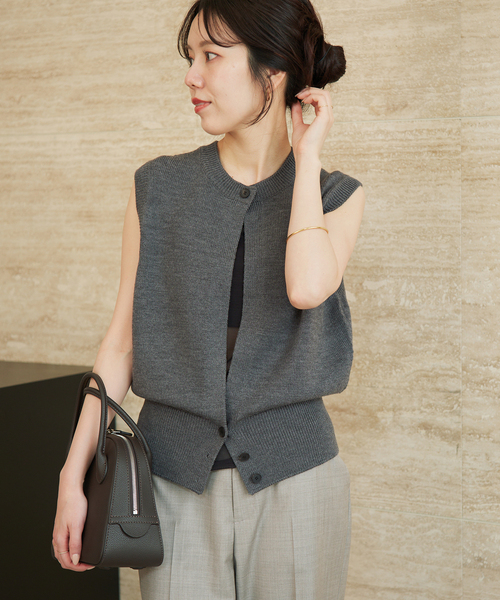 plage(プラージュ)の「2Way Knit ベスト(ベスト・レディース・チャコールグレー/ベージュ・FREE)」の10枚目の写真