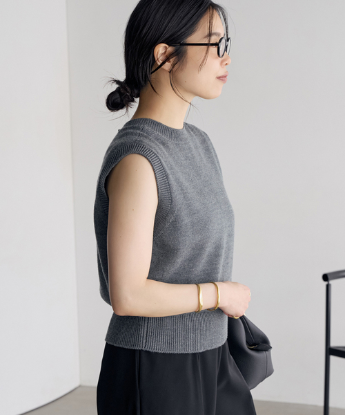 plage(プラージュ)の「2Way Knit ベスト(ベスト・レディース・チャコールグレー/ベージュ・FREE)」の22枚目の写真