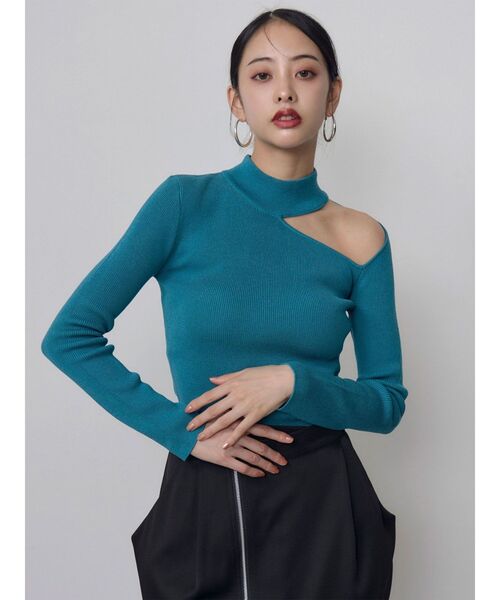 MURUA(ムルーア)の「【20th Anniversary Iconic Items】ショルダーカットタートルニット(ニット/セーター・レディース・ブラック/ボルドー/ブルー/ブラウン・FREE)」の3枚目の写真